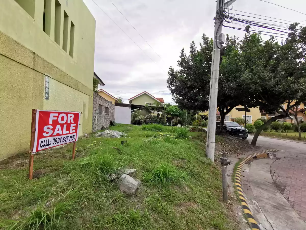 195sqm Lot at Entrance Corner Lot of Camella Gensan  - photo 3