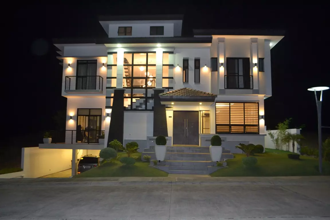 Beautiful Seaside Amara House and Lot - photo 2