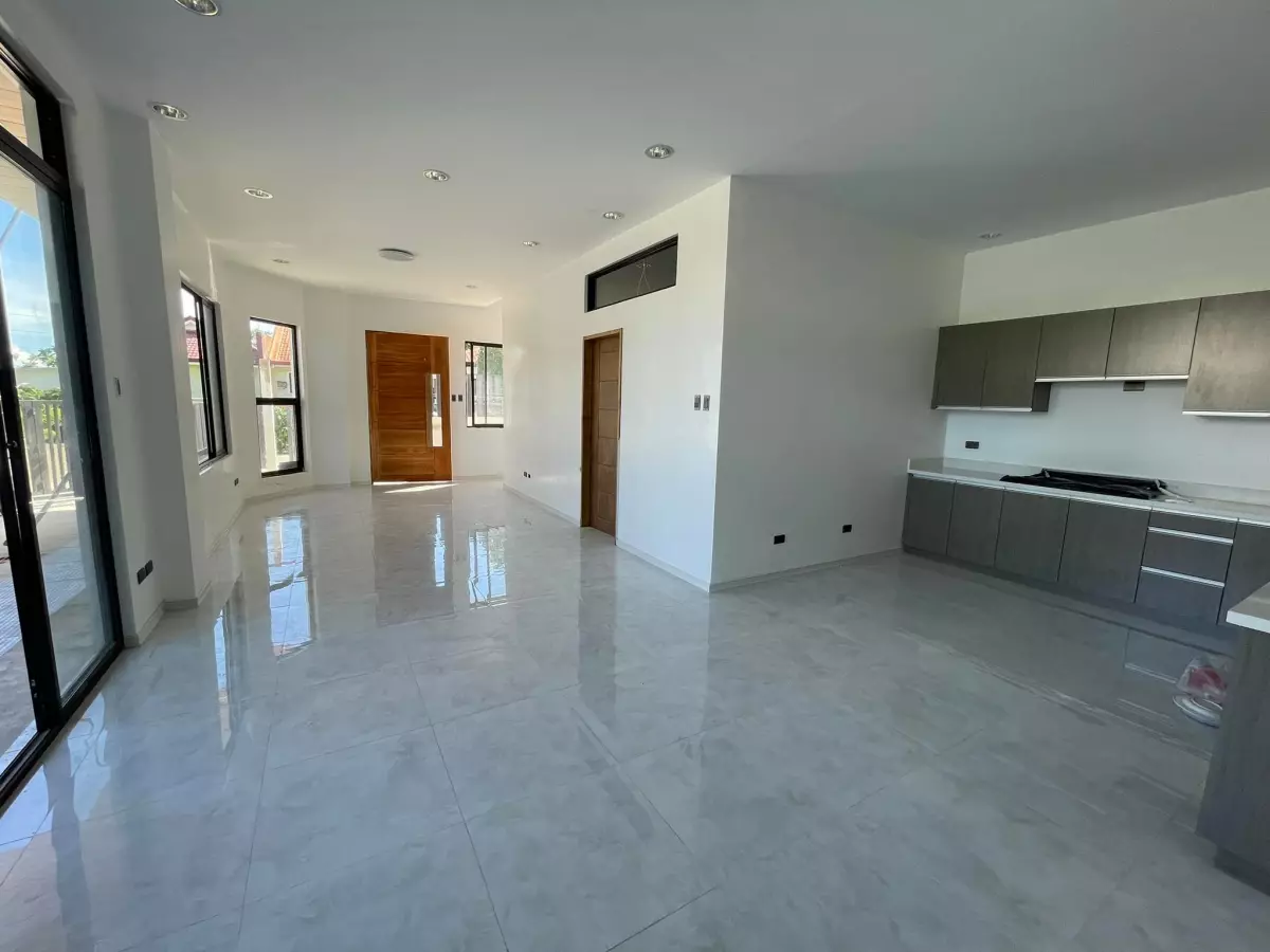 House and Lot for Sale - photo 4