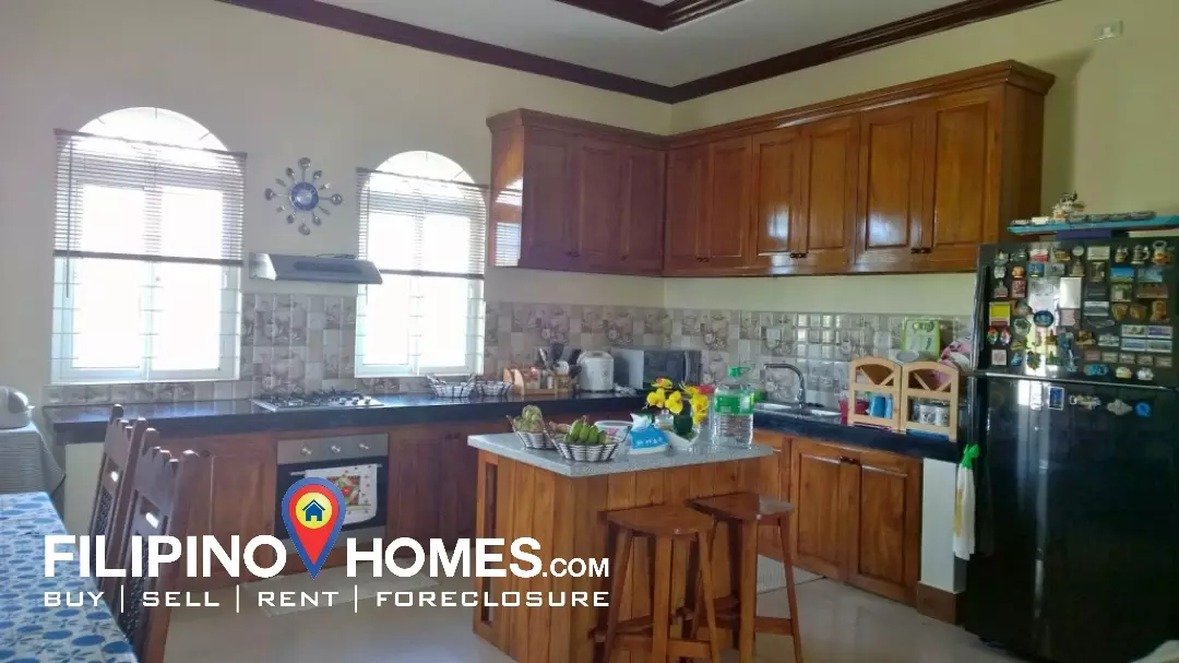 Mediterranean House & Lot for Sales in Naga City - photo 3