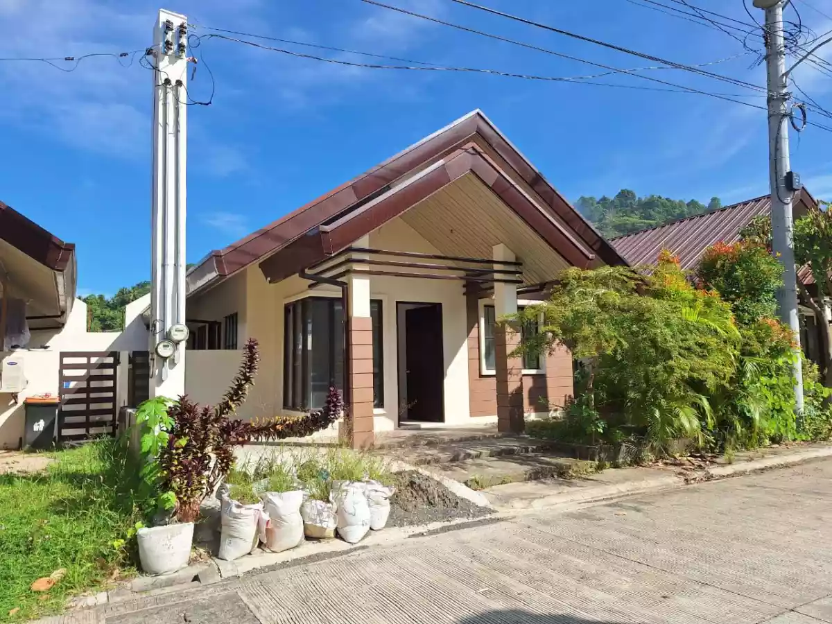 Bungalow House & Lot for Rent/Sale