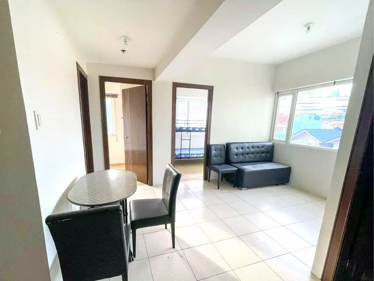 2BR CORNER UNIT FOR SALE at Ridgewood Towers   - photo 2