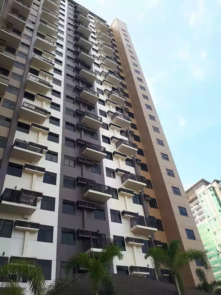One Bedroom Furnished Condo with Balcony at AZALEA PLACE - CEBU CITY  - photo 7