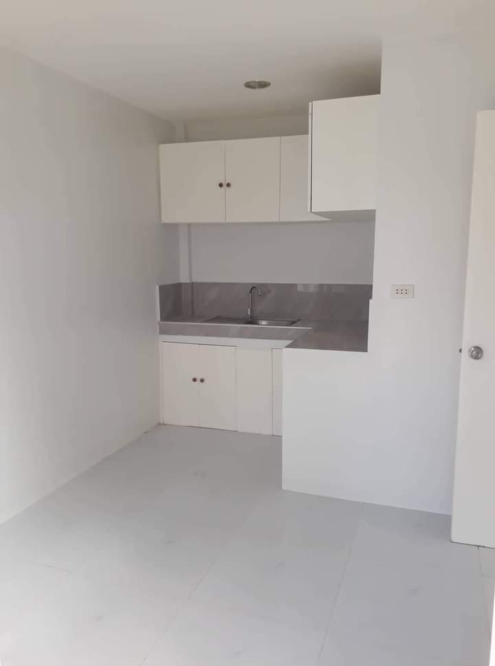 Newly renovated House and lot - photo 5