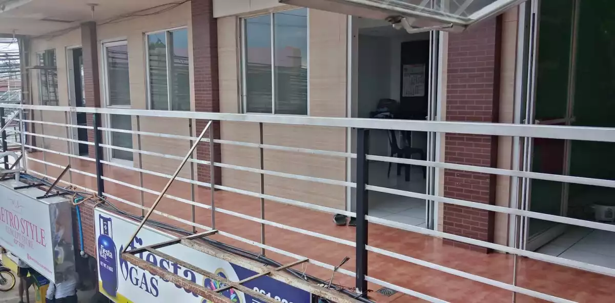 3 STOREY  COMMERIAL BUILDING — Building in Mandaue City, Cebu, Philippines — Photo 4