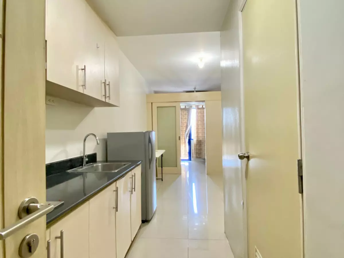 1BR SEMI-FURNISHED UNIT FOR SALE AT SEA RESIDENCES   - photo 6