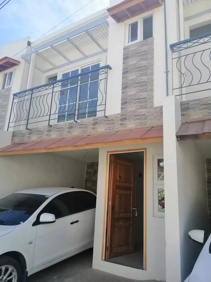 HOUSE & LOT FOR RENT  - photo 5