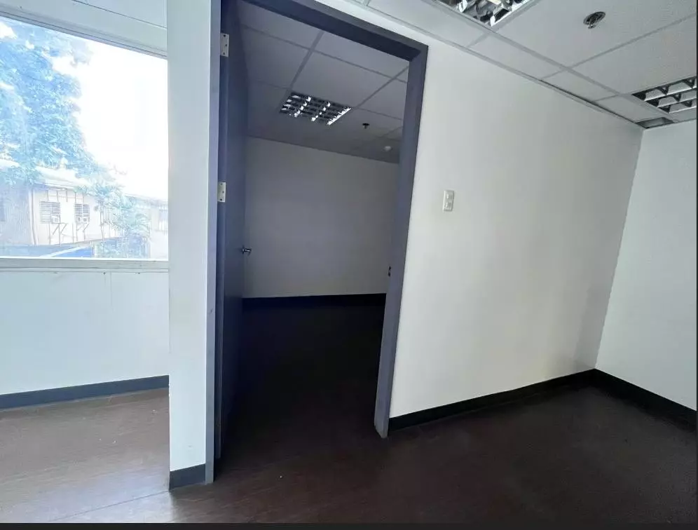 Office for Rent along Mango Avenue — Office in Cebu City, Cebu, Philippines — Photo 6
