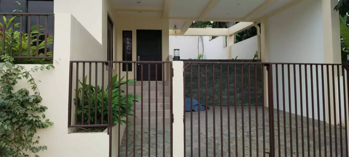 2 Storey House and Lot in Metropolis Subdivision - photo 4