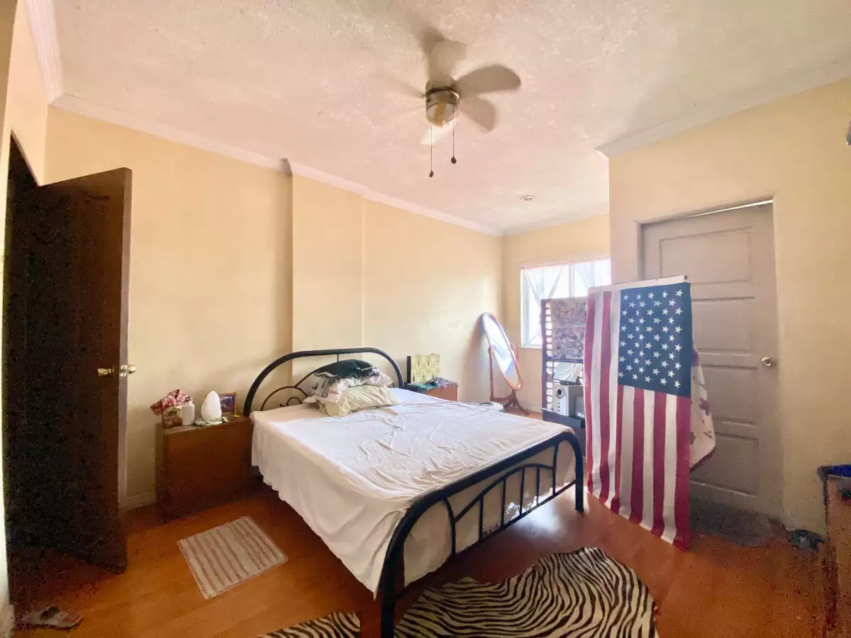 3-STOREY TOWNHOUSE w/ 3 UNITS APARTMENT FOR SALE IN SAMPALOC, MANILA — House and Lot in Sampaloc, Manila, Metro Manila — Photo 3