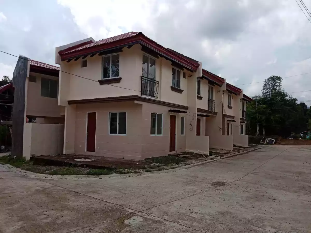 NORTIERRA TOWNHOUSE END UNIT - photo 3