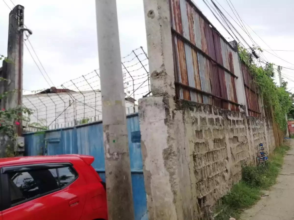 WAREHOUSE AND LOT FOR SALE  - photo 2