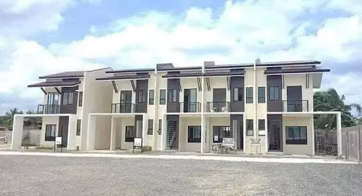 Mid unit townhouse for assume in serenis south — Townhouse in Mohon Road, Talisay, Cebu — Photo 3