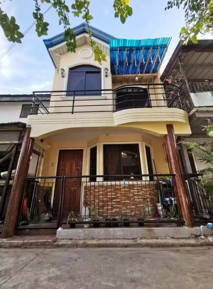 FULLY FURNISHED HOUSE AND LOT IN BF BETTER LIVING SUBDIVISION FOR RENT