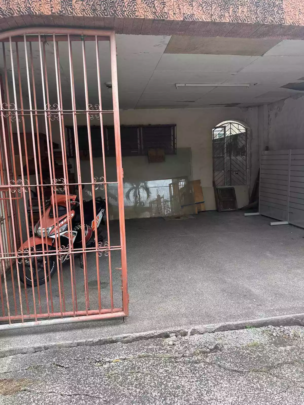 HOUSE AND LOT FOR SALE IN BANAWA — House and Lot in Philippines — Photo 2