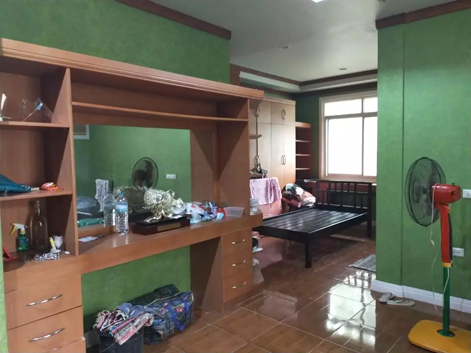 4 bedrooms 4 toilet and bath house for sale in Poblacion Baclayon 100 meters to the beach - photo 6
