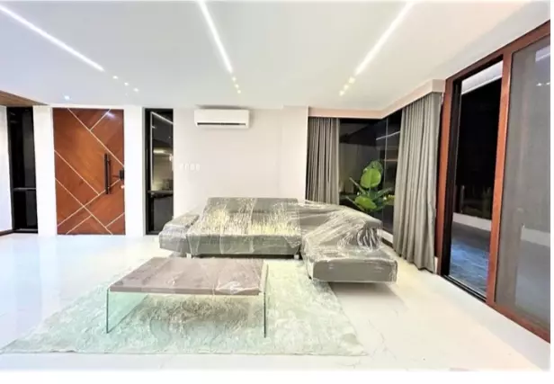 MULTI LEVEL HOUSE WITH SWIMMING POOL FOR SALE  - photo 2