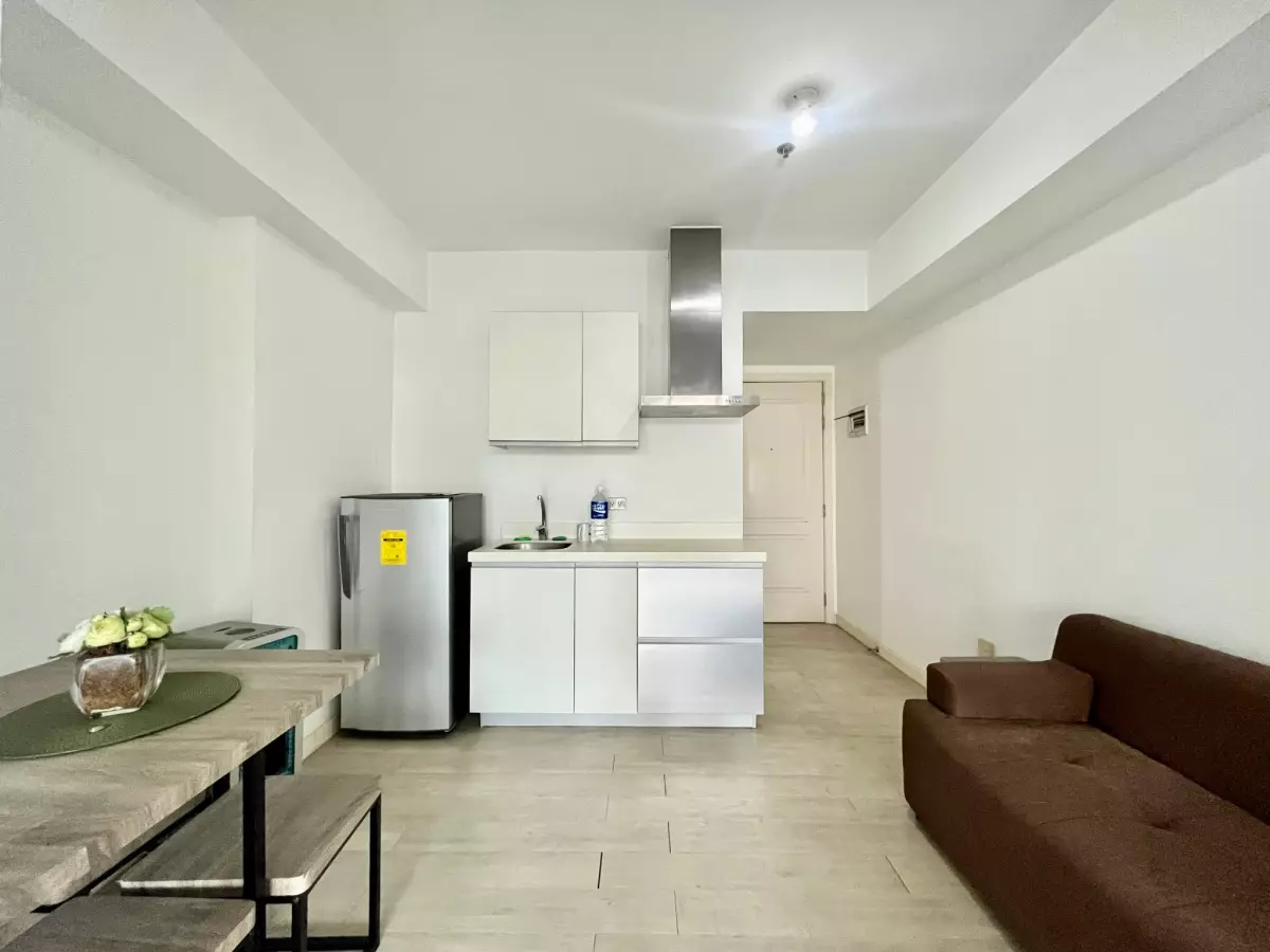 AZURE URBAN RESORT RESIDENCES 1BR UNIT WITH GARAGE PARKING FOR RENT & SALE