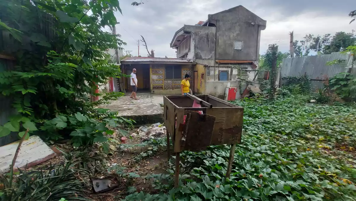 FOR LEASE LOT WITH OLD HOUSE - photo 4