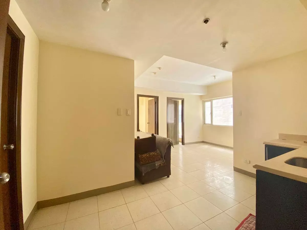3BR BARE UNIT FOR RENT at Ridgewood Towers near BGC   - photo 5