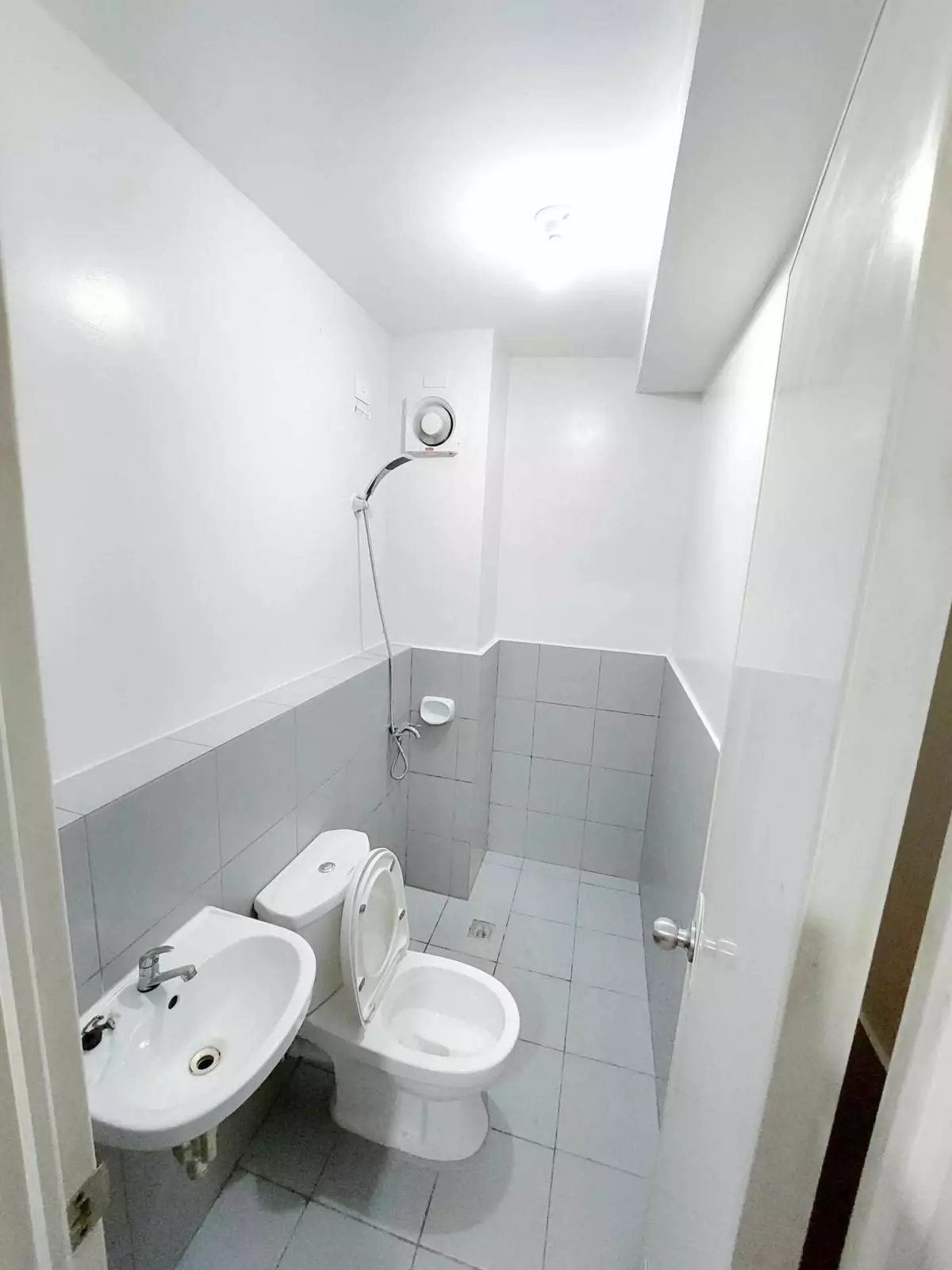 For Rent 2 bedroom in Urban Deca Homes — 2 Bedrooms in Mount Manunggal Street, Mandaue City, Central Visayas — Photo 5