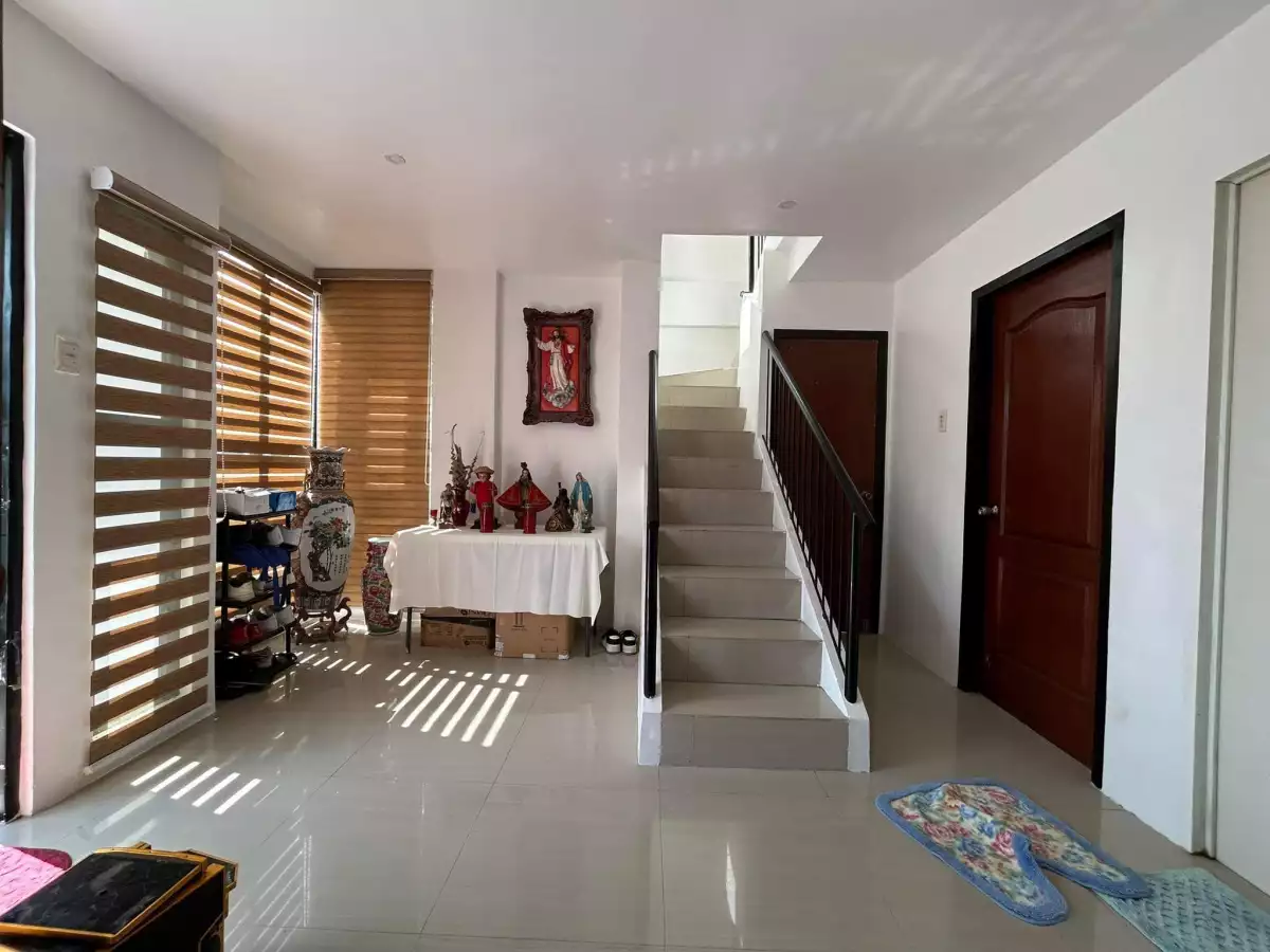 Rush Sacrifice Sale House & Lot — House and Lot in Iloilo City, Iloilo, Philippines — Photo 5