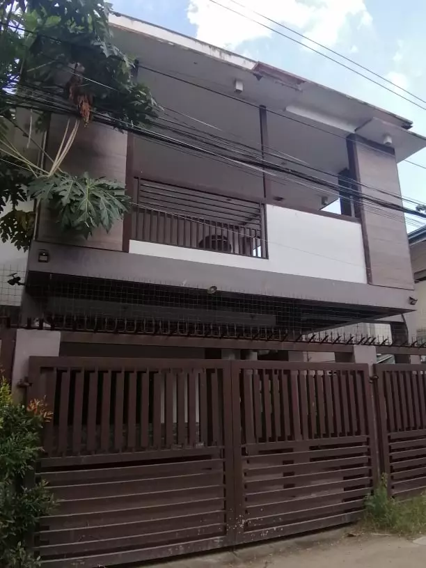 Two Storey House and Lot in Talisay City