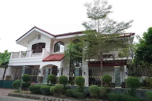 House and lot in an exclusive subdivision 