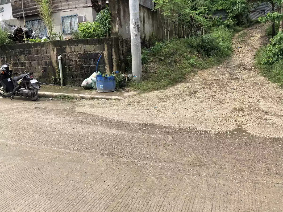 Lot for Sale Ideal for Warehouse or Residential - photo 6