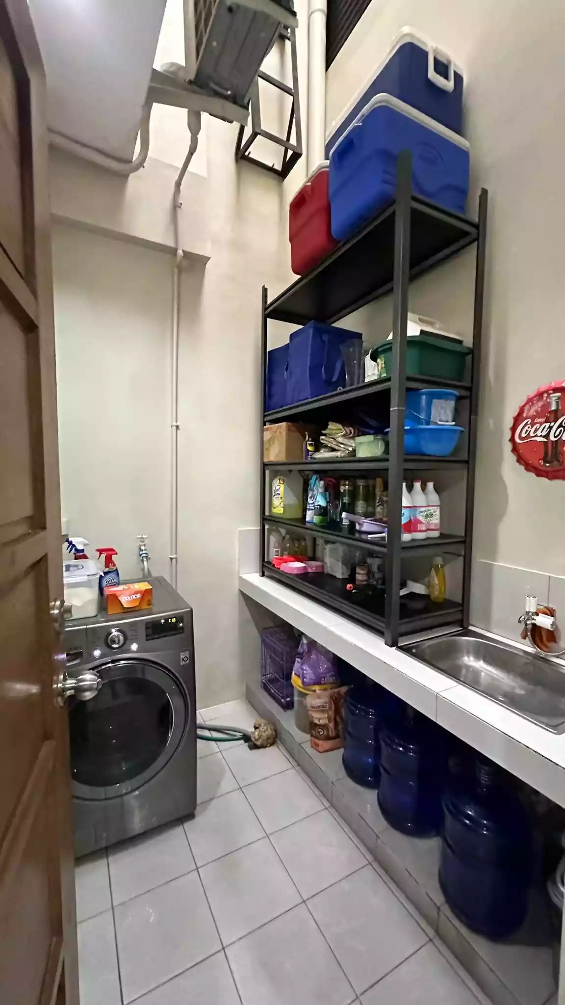 FULLY-FURNISHED & SPACIOUS TOWNHOUSE IN PUNTA PRINCESA, CEBU CITY — Townhouse in Cebu City, Cebu, Philippines — Photo 5