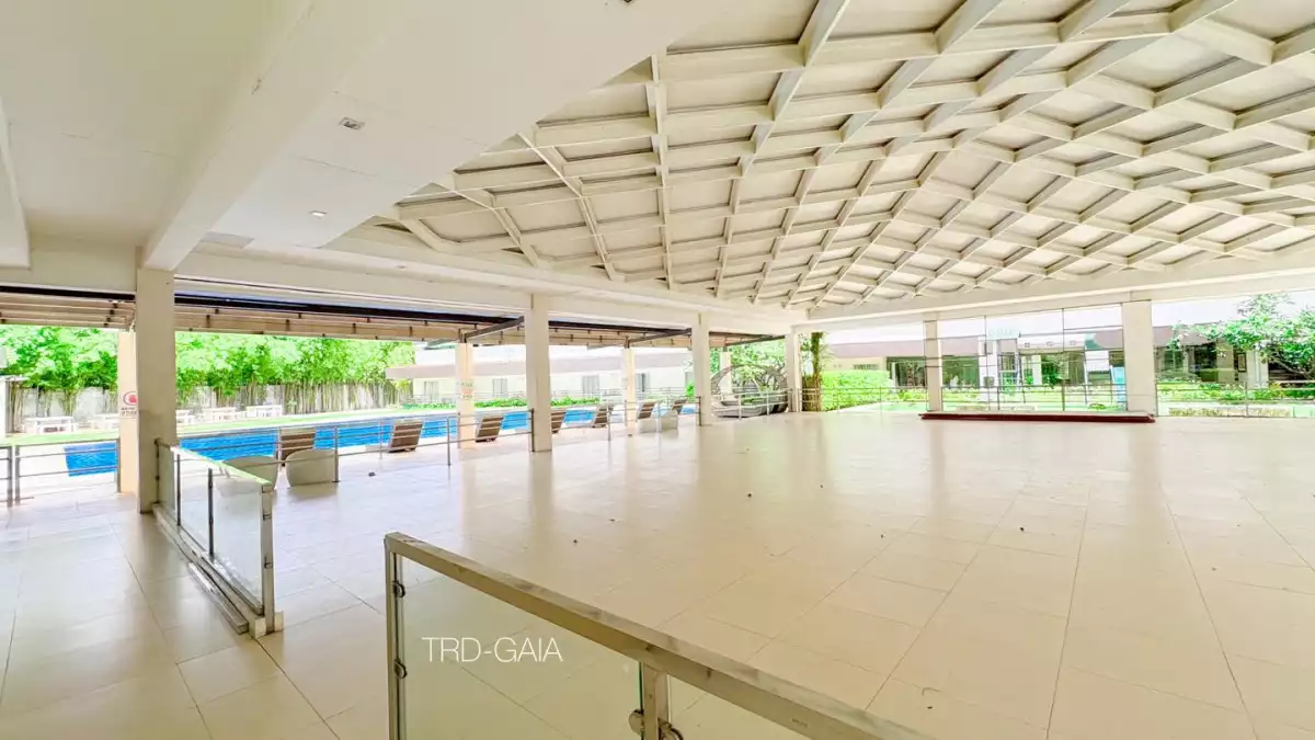 NEWLY RENOVATED FULLY FURNISHED Studio Unit for Sale in Bamboo Bay — Studio in Hernan Cortes Street, Mandaue City, Central Visayas — Photo 4