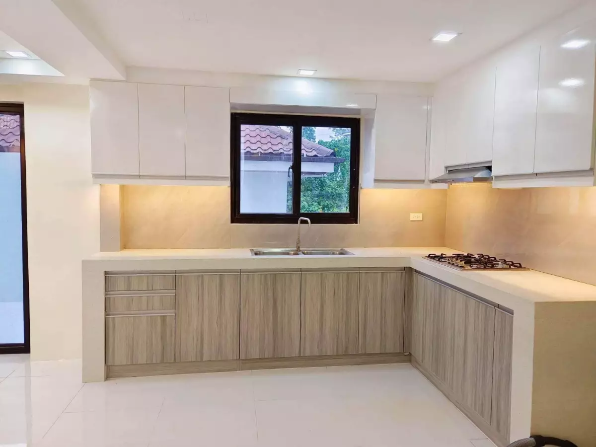 3 STOREY HOUSE AND LOT IN METROPOLIS TALAMBAN — House and Lot in Upper Bacayan, Cebu City, Cebu — Photo 4