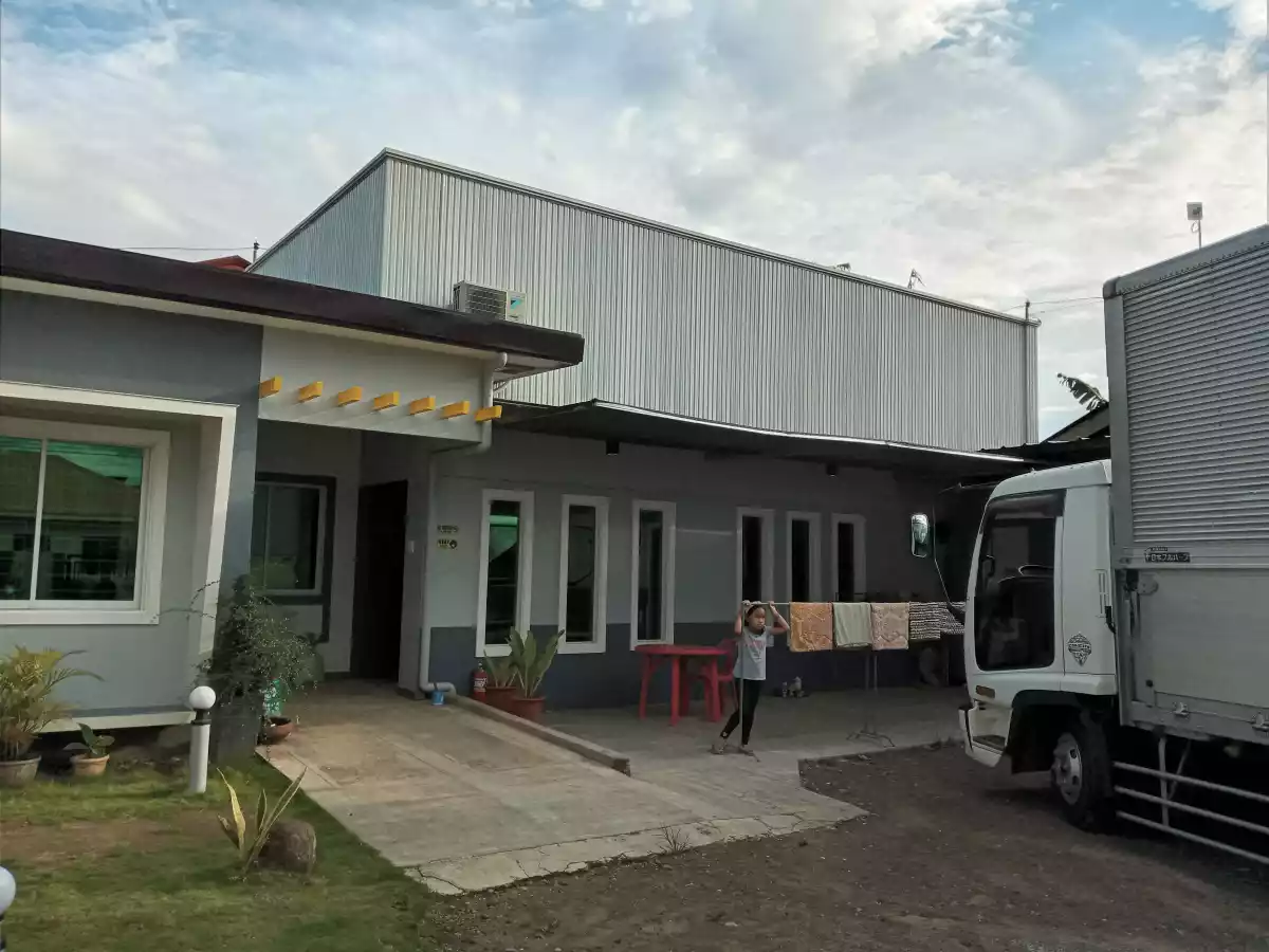 HOUSE with OFFICE  & WAREHOUSE - photo 3