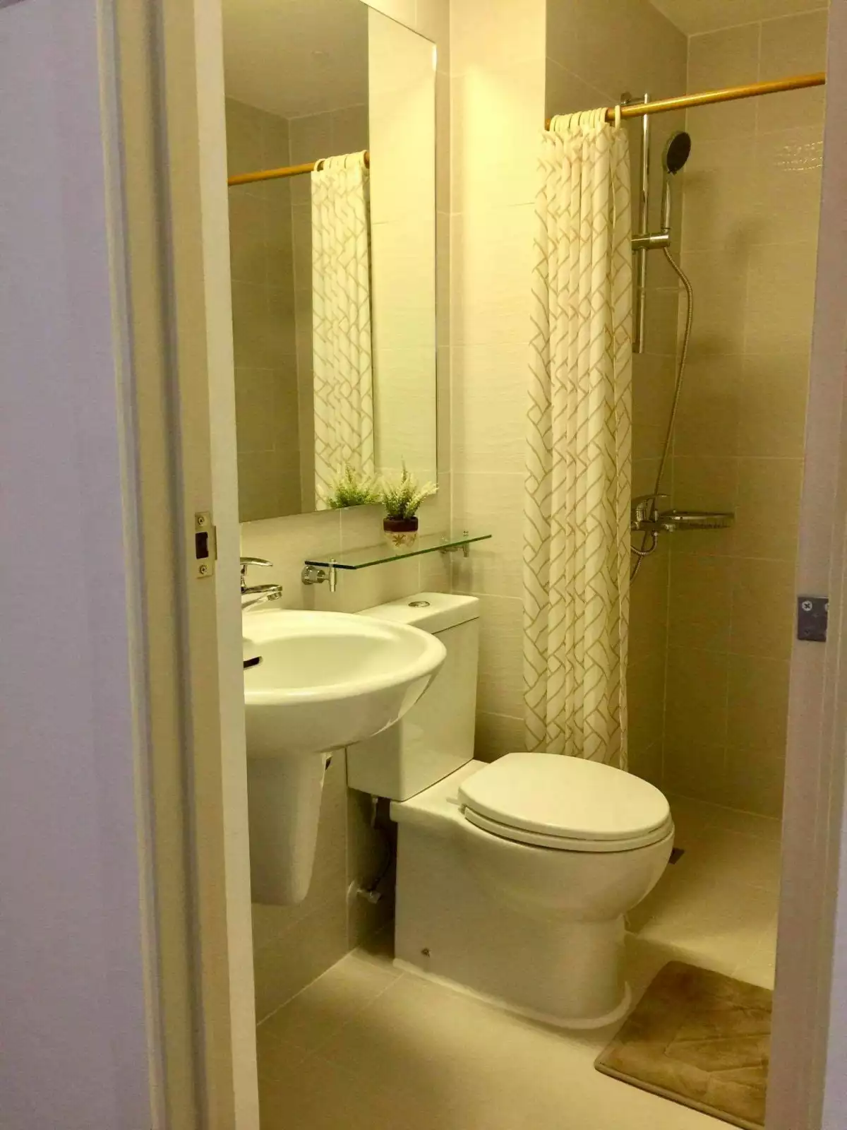 AZURE URBAN RESORT RESIDENCES | BEACHFRONT LIVING IN THE HEART OF THE CITY — 2 Bedrooms in Marcelo Ave, Parañaque, Metro Manila — Photo 6
