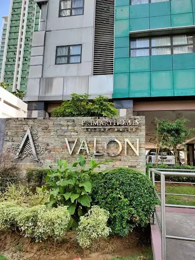 Open photo 12 of 14 — Condominium 