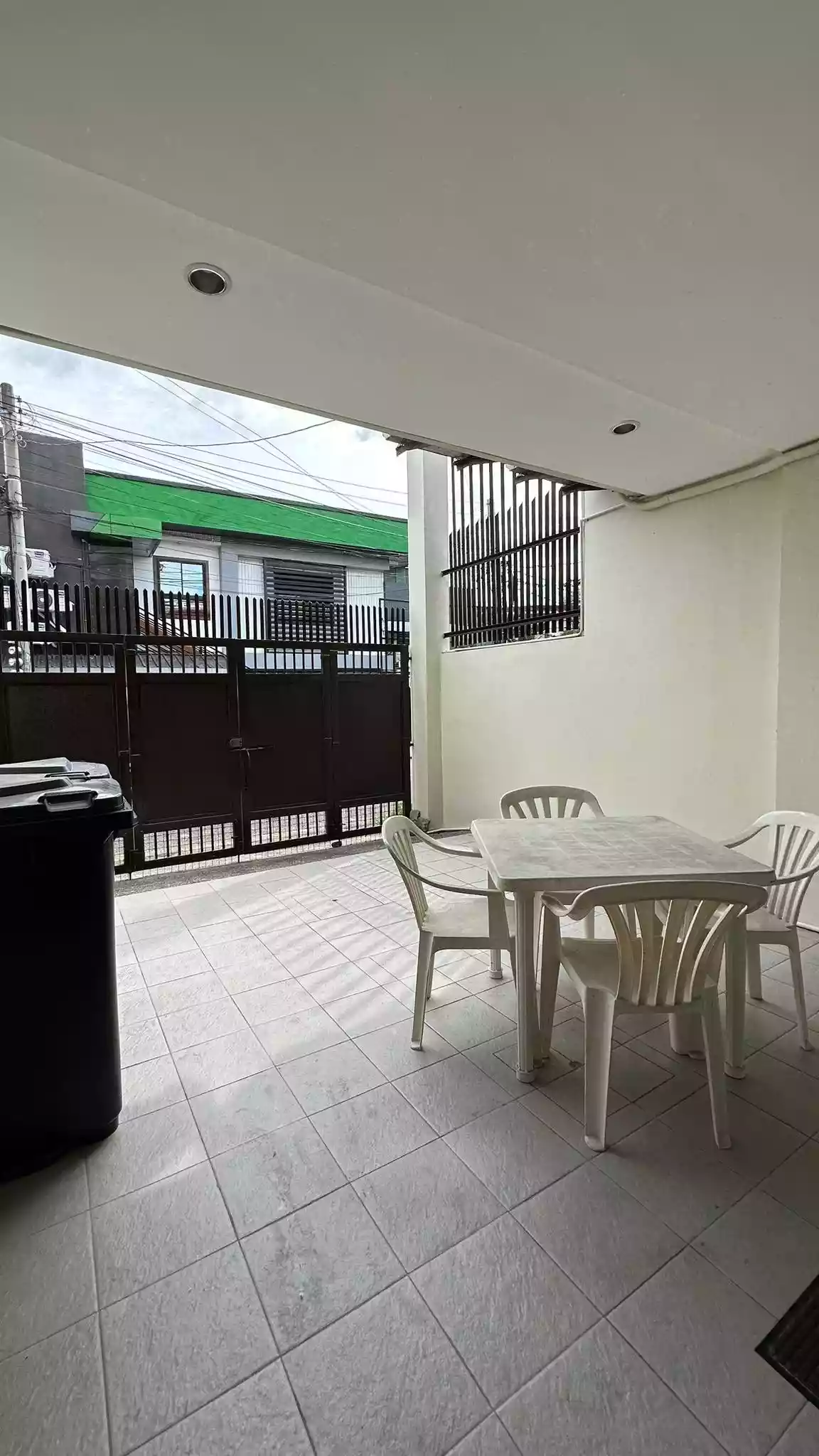 FULLY-FURNISHED & SPACIOUS TOWNHOUSE IN PUNTA PRINCESA, CEBU CITY — Townhouse in Cebu City, Cebu, Philippines — Photo 4