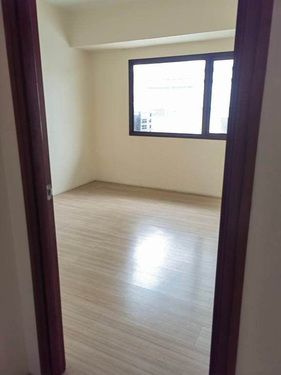 Rush For SALE 1 Bedroom Condominium Unit at Taft East Gate — 1 Bedroom in Pope John Paul II Avenue, Cebu City, Central Visayas — Photo 3