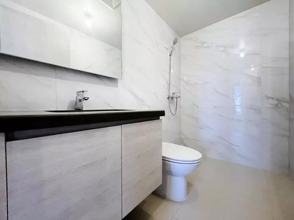 Sacrifice Sale 2BR unit in Mandani Bay Cebu — 2 Bedrooms in F.E. Zuellig Avenue, Mandaue City, Philippines — Photo 7