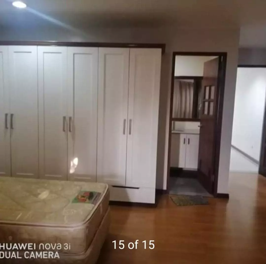For Rent 3 Storey Apartment across Oakridge - photo 2