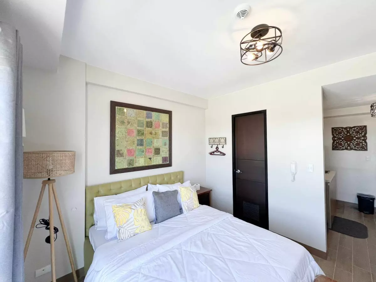 One Regis Megaworld Condo for Rent! — Studio in Bacolod, Negros Occidental, Philippines — Photo 7
