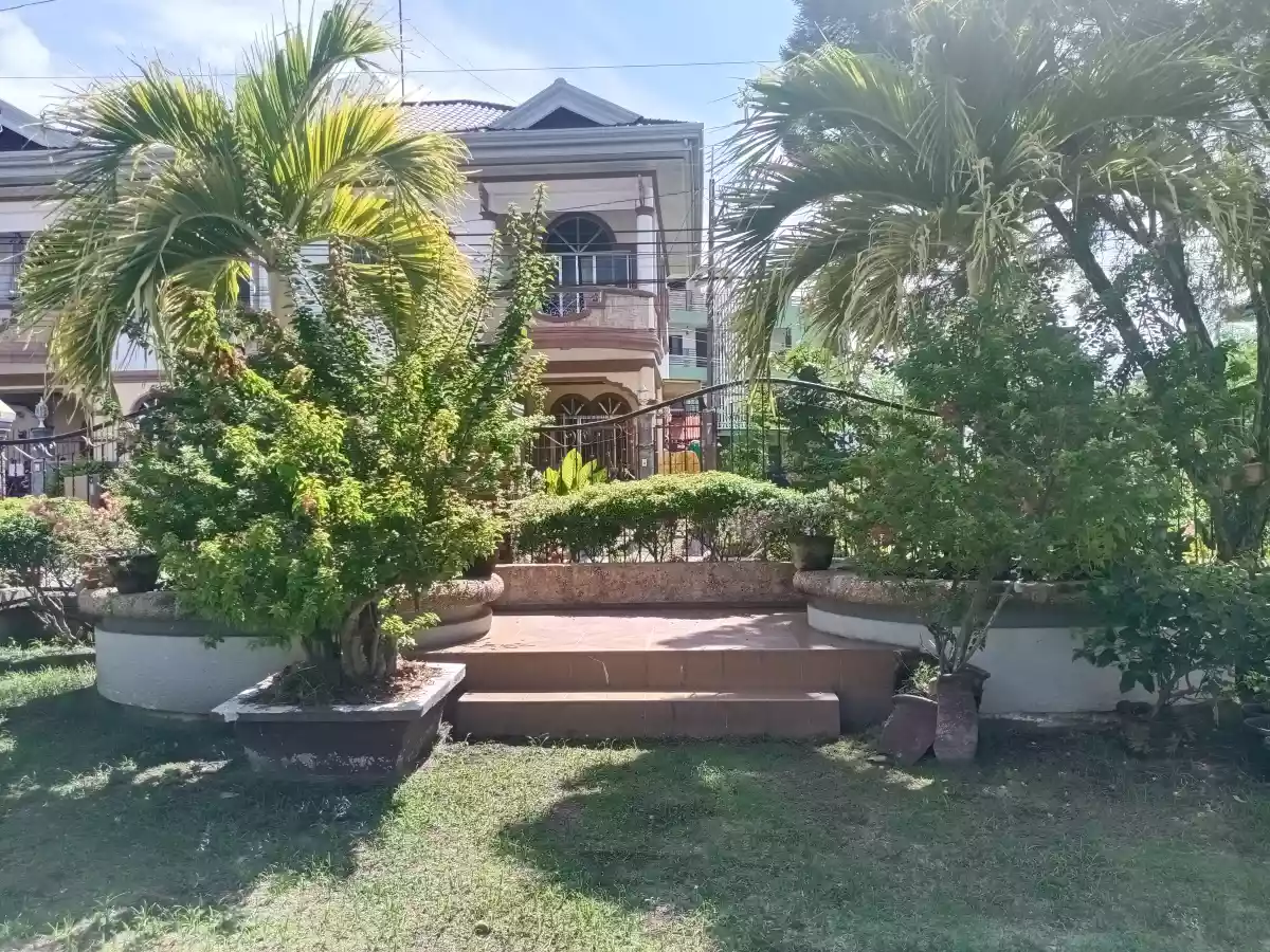 HOUSE AND LOT FOR SALE ðŸ˜ï¸ - photo 3