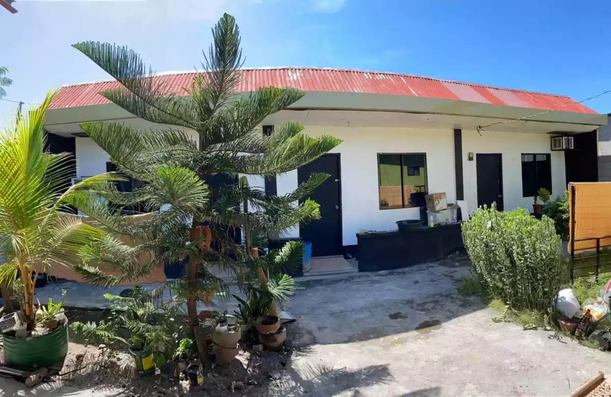 3 Bedrooms House and Lot with 3 Doors Studio Type Apartment at Calumpang — House and Lot in General Santos City, South Cotabato, Philippines — Photo 6