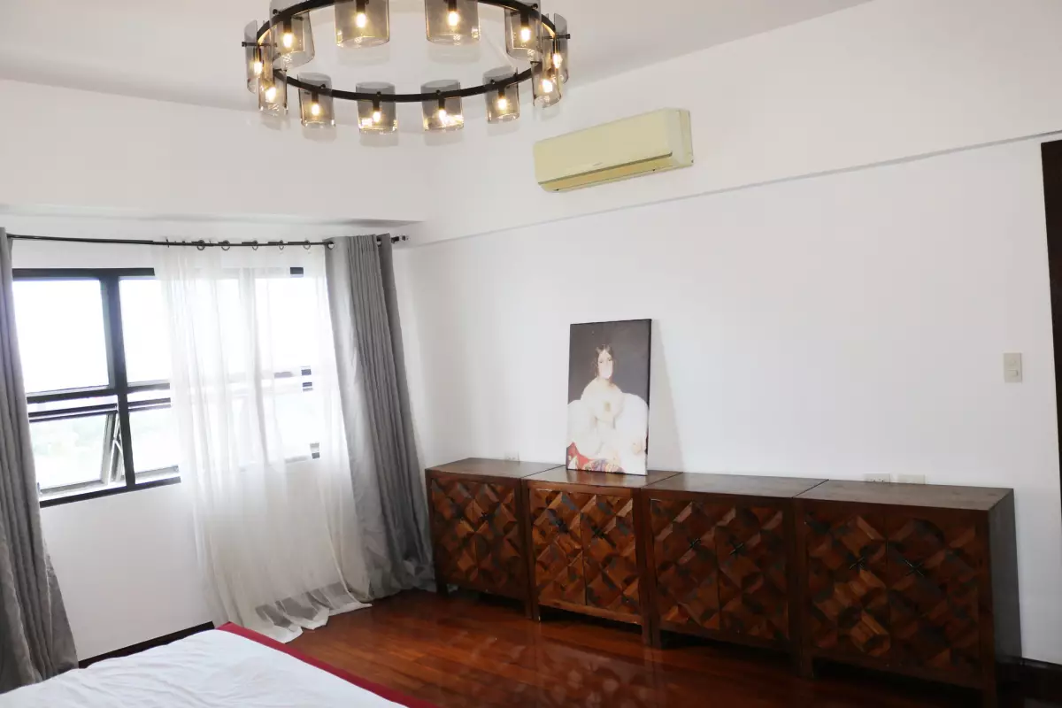 Open photo 11 of 16 — For Sale or Rent: Luxe Fully-furnished 3-Bedroom Unit with Maids Quarter & Parking at Avalon in Cebu Business Park