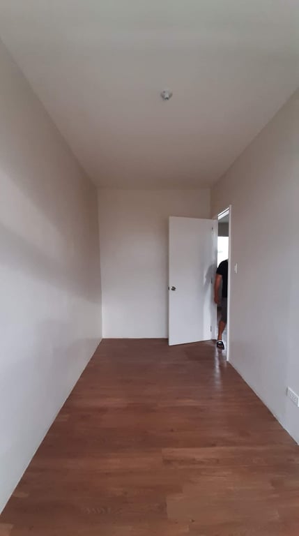 Open photo 11 of 17 — Beverly Place 