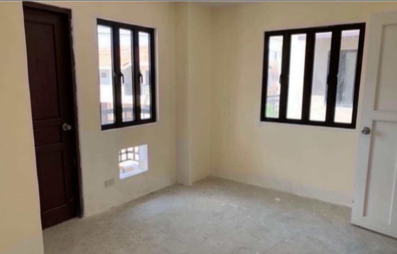 NOTTINGHOM TOWNHOUSE — House and Lot in Inc., Metropolis Ave, Jaro — Photo 4
