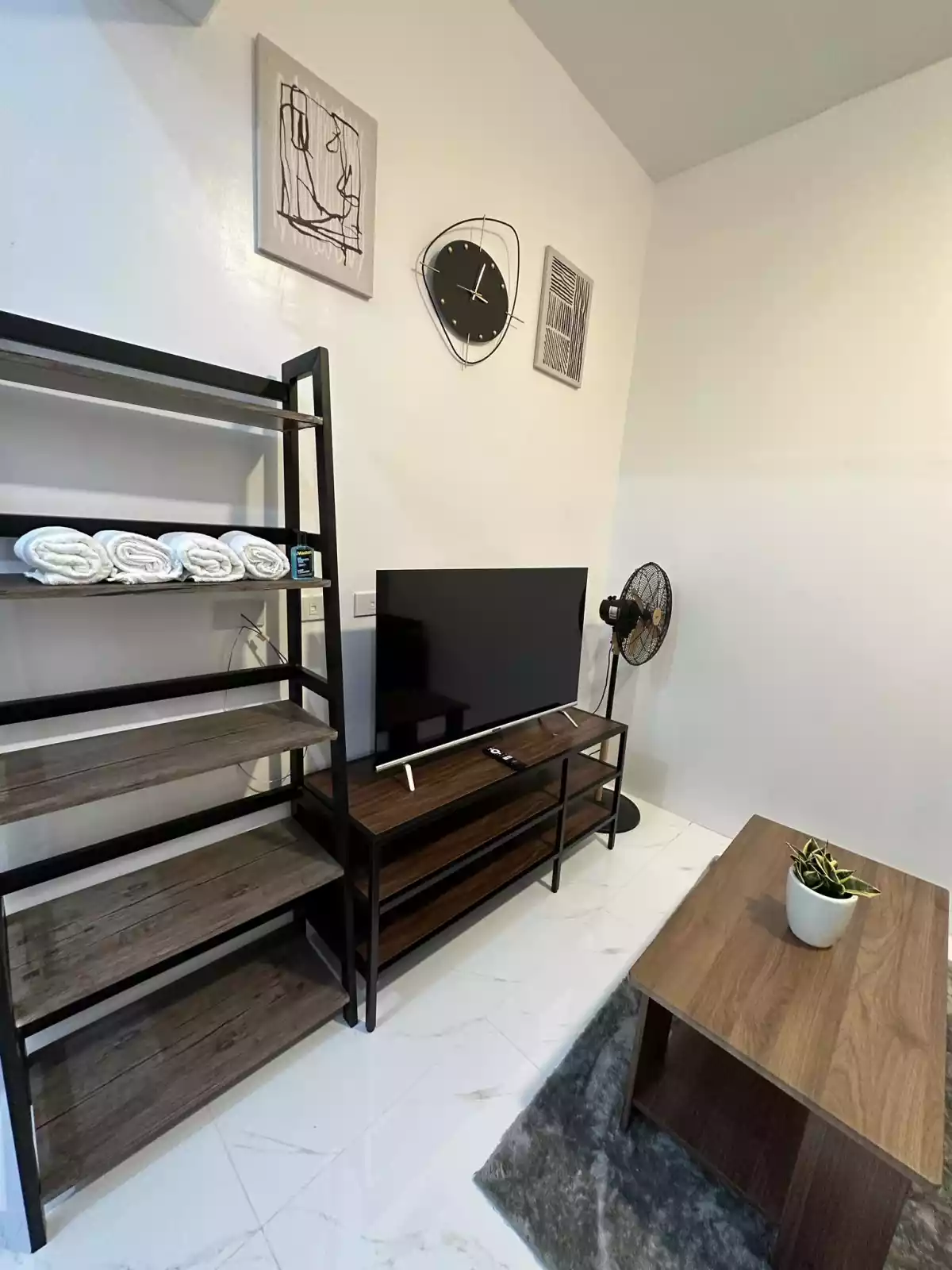 Elegant 1-BR fully furnished condo in Mactan near CCLEX exit - Royal Oceancrest Mactan