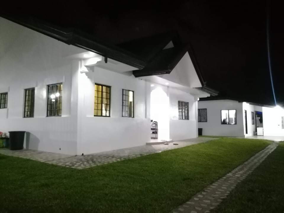 Open photo 15 of 16 — Beautiful White House For Sale! 