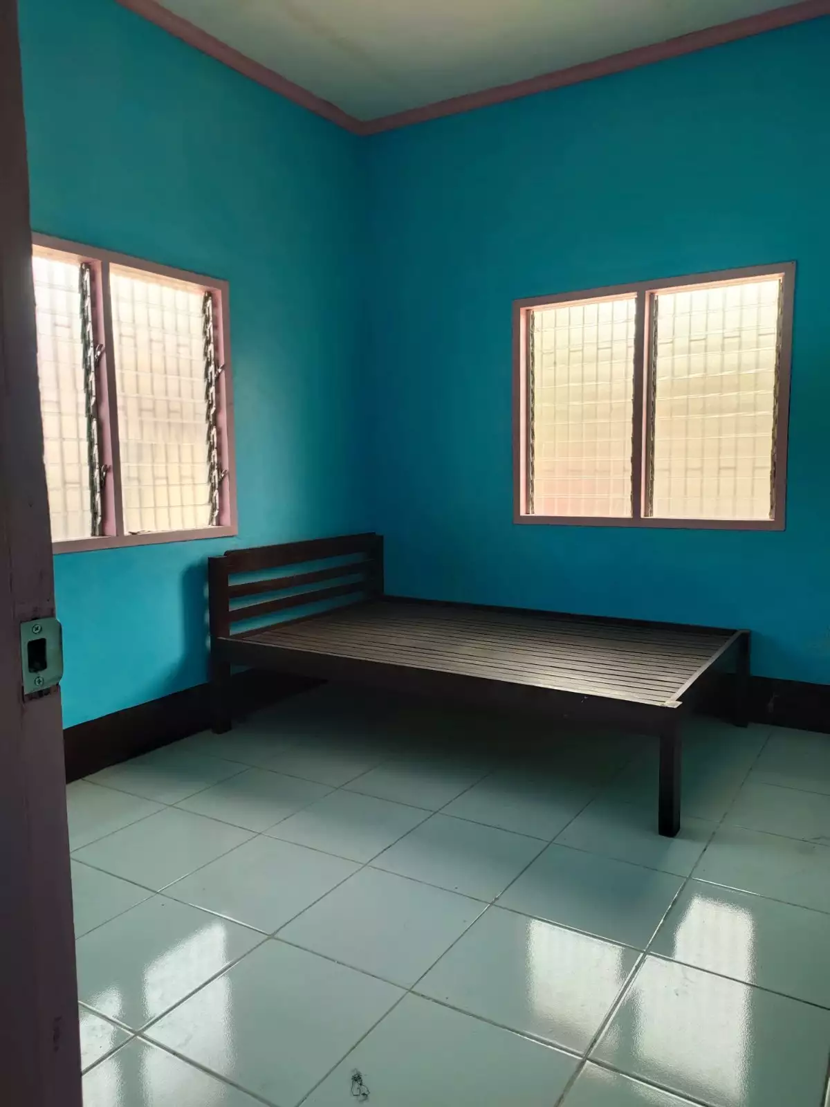 800 SQ MTR Warehouse with A Big House - photo 7