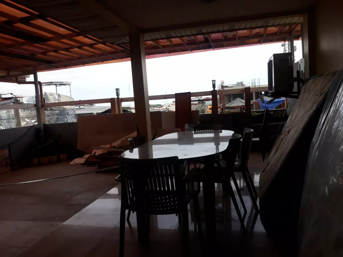  For Rent 3br apartment with roof deck  and parking  along AS Fortuna  St. Mandaue city Cebu - photo 3