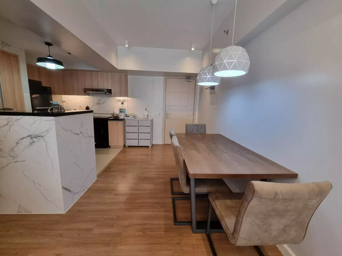 2 BR + Parking in Ayala — 2 Bedrooms in Cebu City, Philippines — Photo 3
